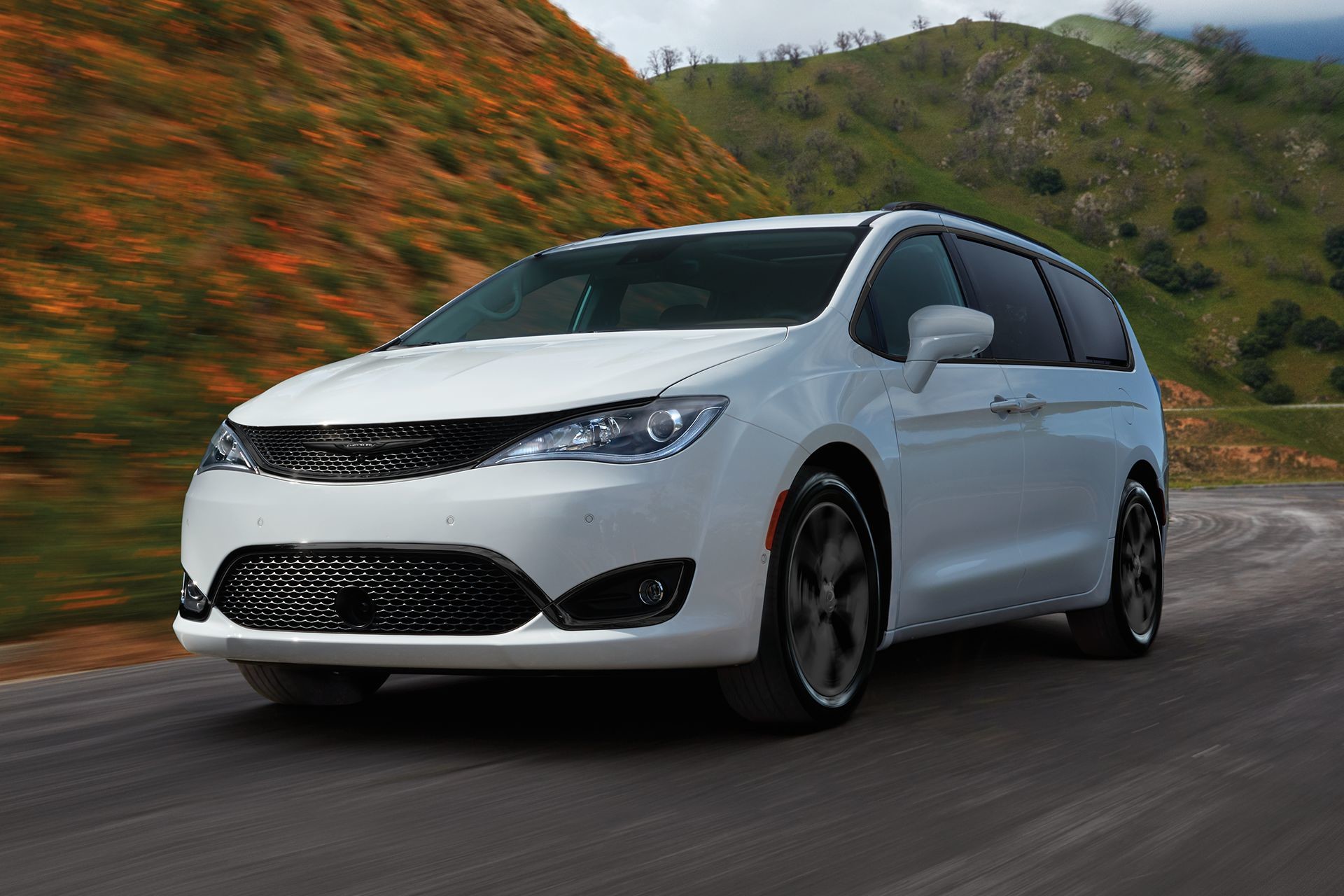 Chrysler Pacifica VUSA, véhicules neufs